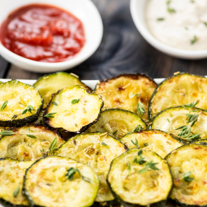 Rodajas de calabacín negro al horno con especias