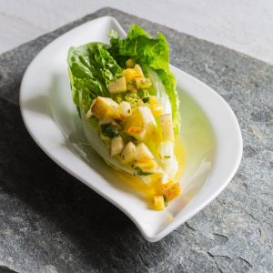 Tapa con lechuga baby rellena