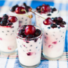 Vasitos de yogur con cerezas frescas y frutas del bosque - comprar en disfrutaonline