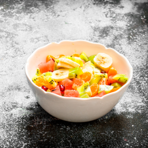 Ensalada tropical con kiwi gold, granada y mandarina fresca