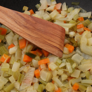Salteado de verduras con cebolletas tiernas