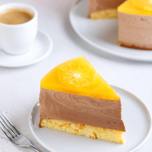 Tarta mousse de chocolate con cobertura de mandarina natural