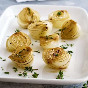 Cebolla dulce asada al horno con hierbas naturales