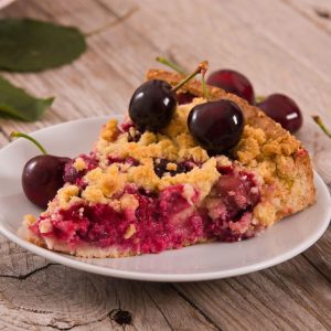 Tarta casera de cerezas frescas fácil y deliciosa con frutas de disfrutaonline