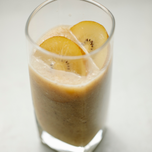 Smoothie de kiwi gold cremoso y refrescante