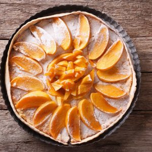 Tarta casera elaborada con kaki persimon fresco