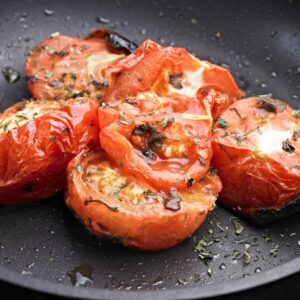 Tomate Daniela extra asado al horno con aceite y hierbas