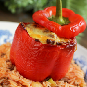 Pimiento californio rojo relleno y gratinado al horno