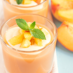 Smoothie natural de melocotón Escola y fruta fresca