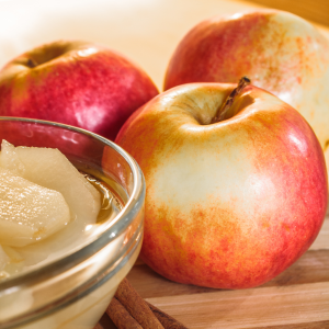 Compota casera de manzana samboa con canela