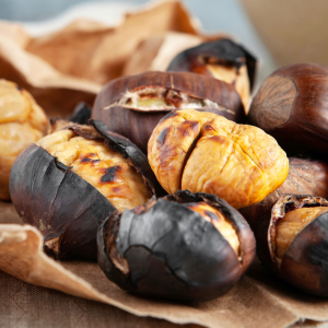 Castañas asadas al horno con aroma tradicional