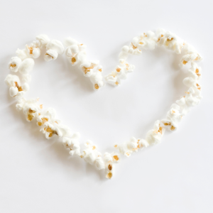 Palomitas de maíz formando corazón